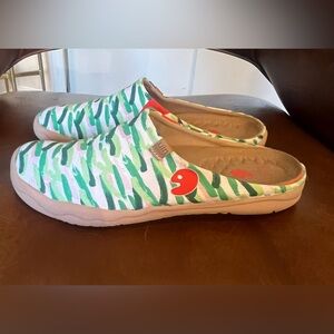 UIN Women's art painted slip-on mule slippers from the Malaga series size 7.5